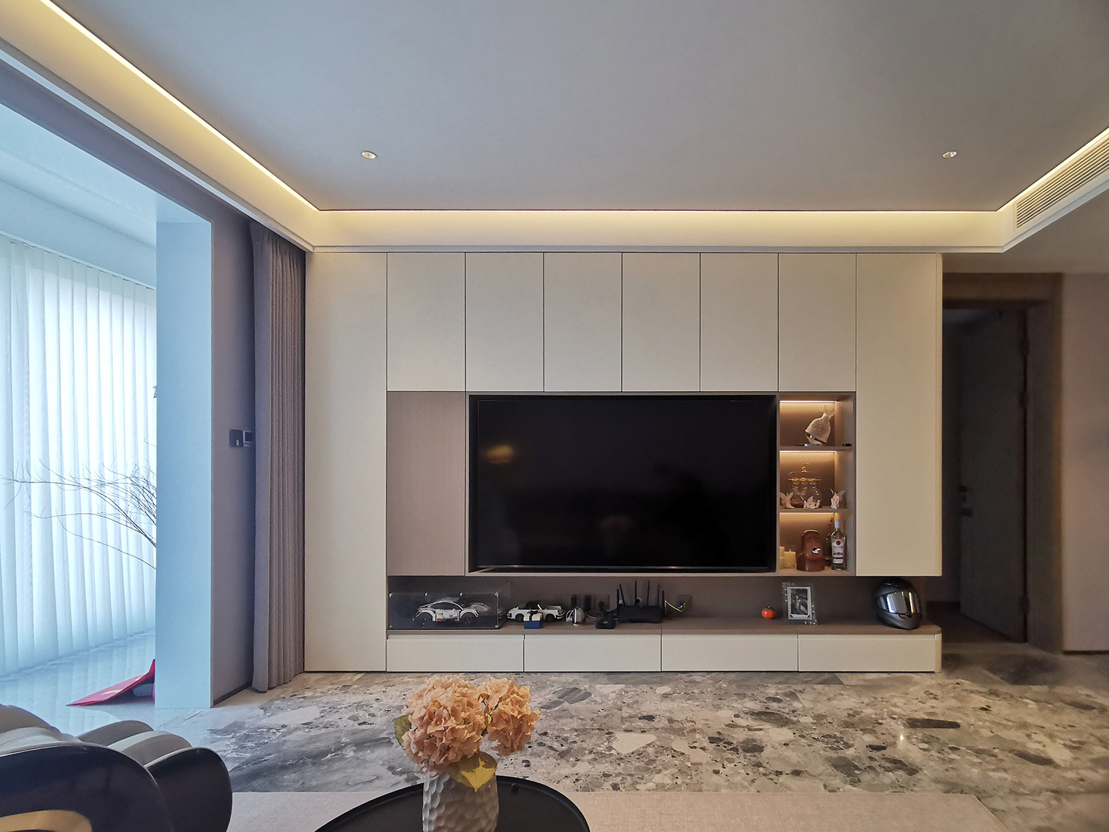 打造極致簡(jiǎn)約風(fēng)！現(xiàn)代裝修硬案例分享